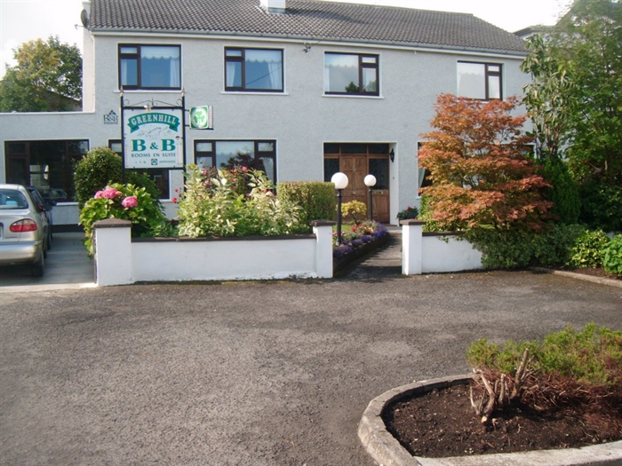 Garden with flowers at Greenhill B&B